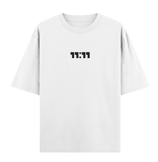 11:11 OVERSIZE T-SHIRT